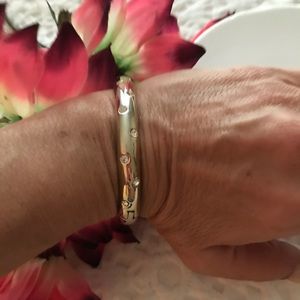 Beautiful bangle bracelet!!!